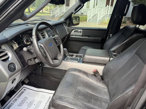Used 2012 Ford Expedition Limited RWD image 12