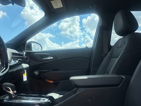 Used 2026 Chevrolet Trax RS w/ Sunroof Package FWD image 44