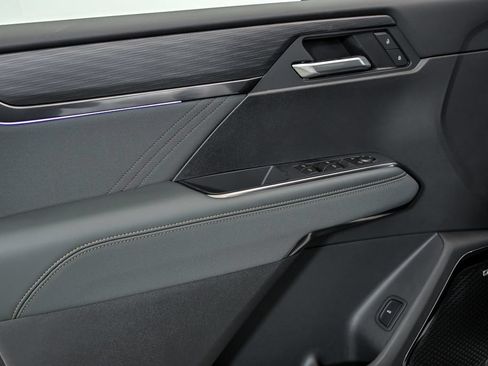 New 2027 GMC Acadia AT4 w/ Luxury Package AWD/4WD image 5