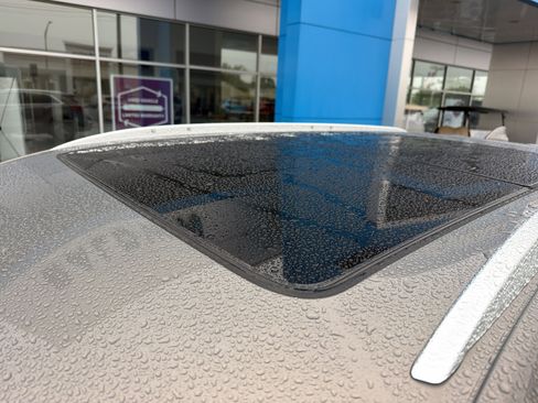 Used 2018 Cadillac XT5 Luxury w/ Driver Awareness Package image 9