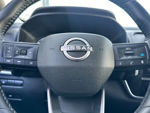 Used 2025 Nissan Rogue SV AWD/4WD image 24