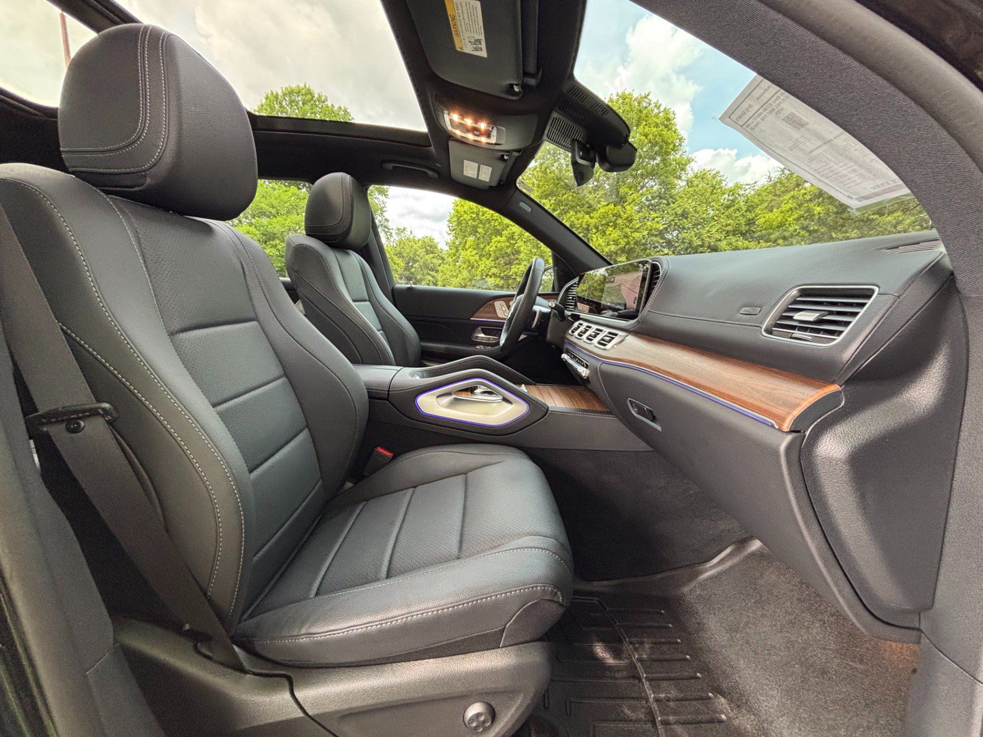 Used 2025 Mercedes-Benz GLS 450 4MATIC w/ AMG Line Exterior image 22