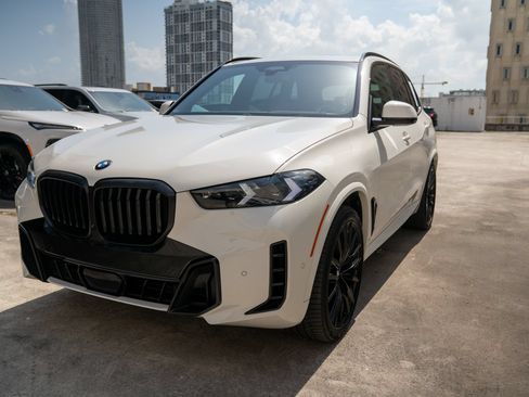 Used 2024 BMW X5 sDrive40i w/ M Sport Package RWD image 6