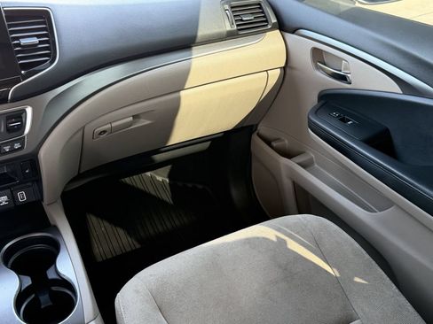 Used 2021 Honda Pilot EX image 16