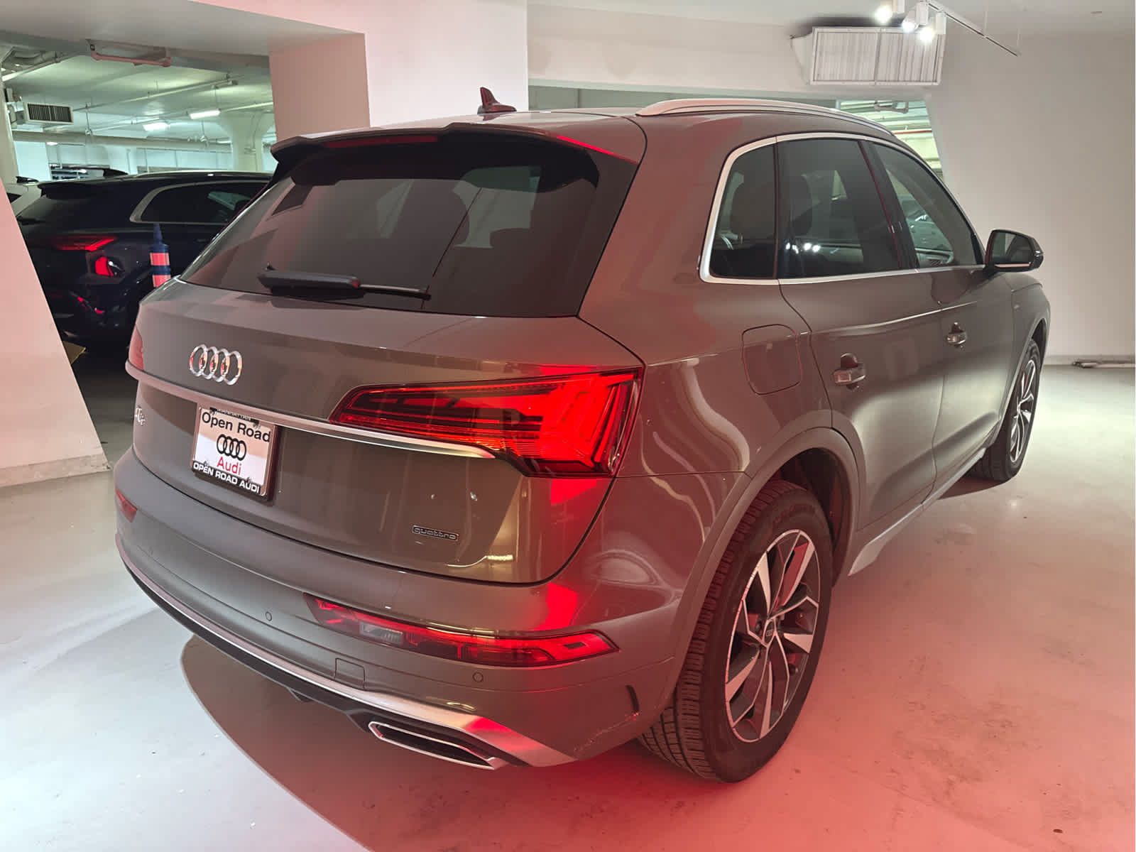 Used 2024 Audi Q5 2.0T Premium Plus w/ Premium Plus Package AWD/4WD image 3