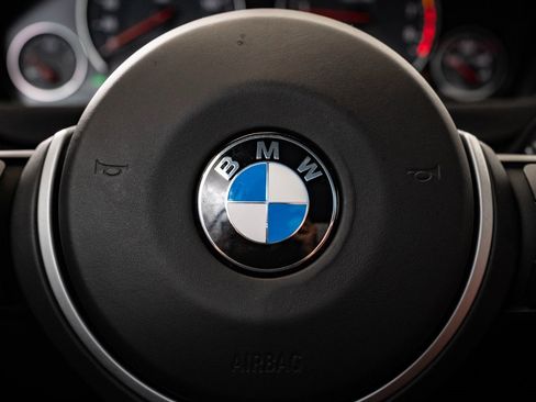 Used 2018 BMW M4 image 31