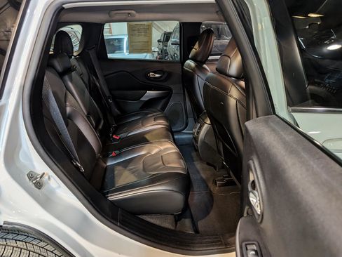 Used 2022 Jeep Cherokee Latitude Lux FWD image 24