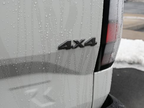 New 2026 Nissan Frontier S image 9