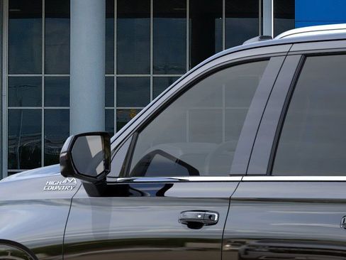 New 2026 Chevrolet Suburban High Country RWD image 12