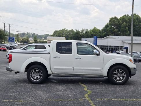 Used 2019 Nissan Frontier SL RWD image 4