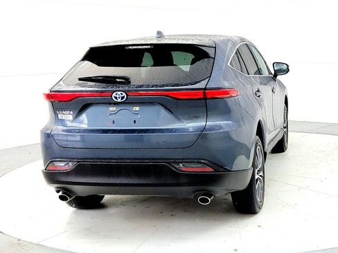 Certified 2023 Toyota Venza LE AWD/4WD image 5