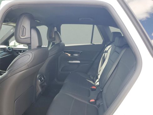 Certified 2025 Mercedes-Benz GLC 300 image 11
