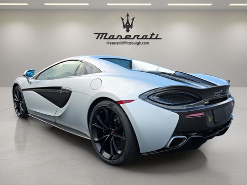 Used 2018 McLaren 570S Spider RWD image 3