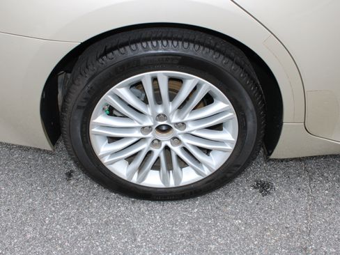 Used 2016 Lexus ES 350 w/ Premium Package w/Wood Trim image 12