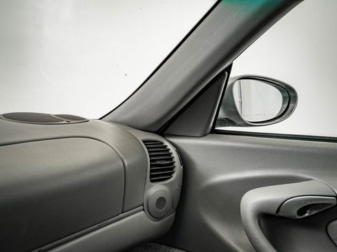 Used 2001 Porsche 911 Carrera image 38