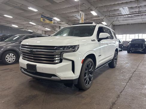 Used 2023 Chevrolet Tahoe High Country image 3