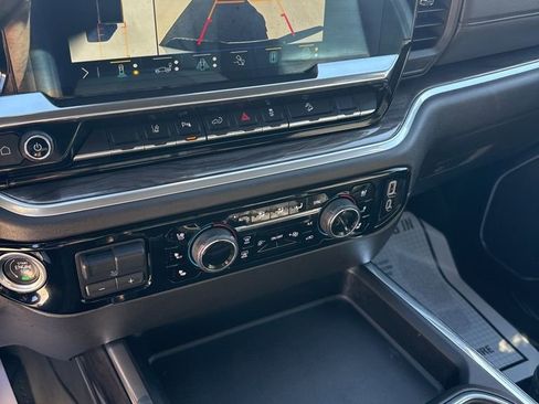 Used 2024 Chevrolet Silverado 2500 LTZ w/ LTZ Convenience Package AWD/4WD image 15