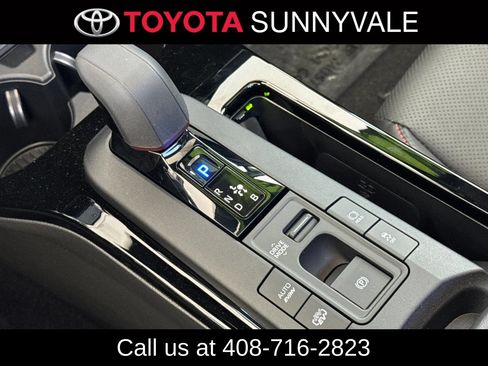 Used 2026 Toyota Prius Plug-In Hybrid FWD image 25