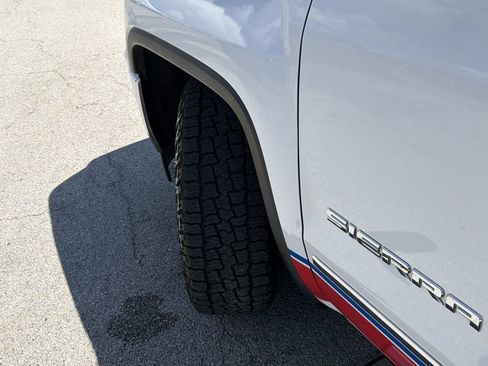 Used 2018 GMC Sierra 1500 SLT AWD/4WD image 33