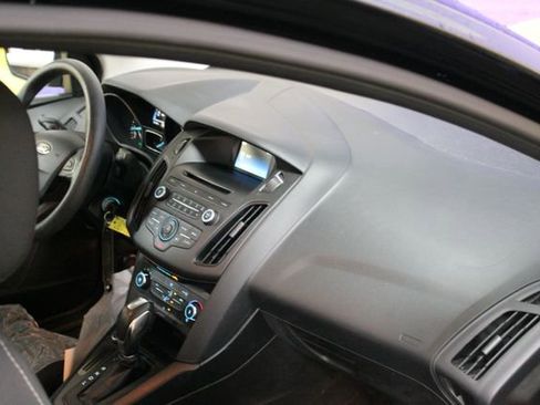 Used 2016 Ford Focus SE FWD image 12