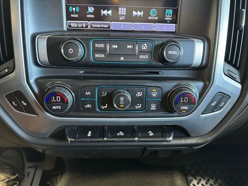 Used 2018 GMC Sierra 1500 SLE w/ SLE Value Package AWD/4WD image 39