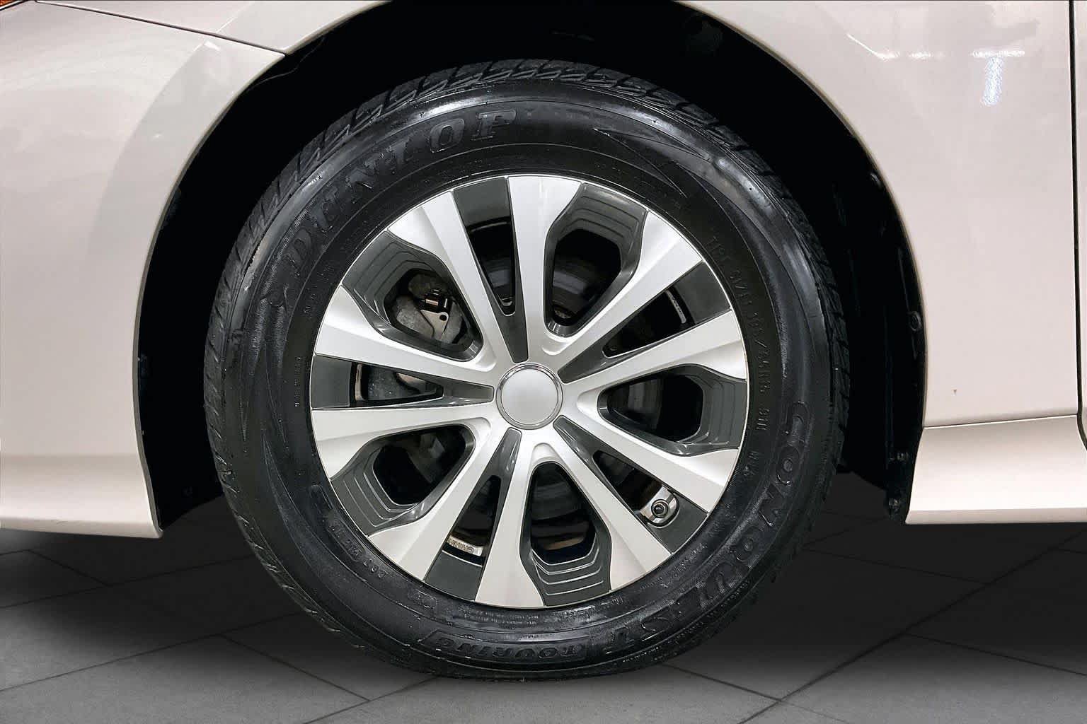Used 2020 Toyota Prius Prime XLE FWD image 11