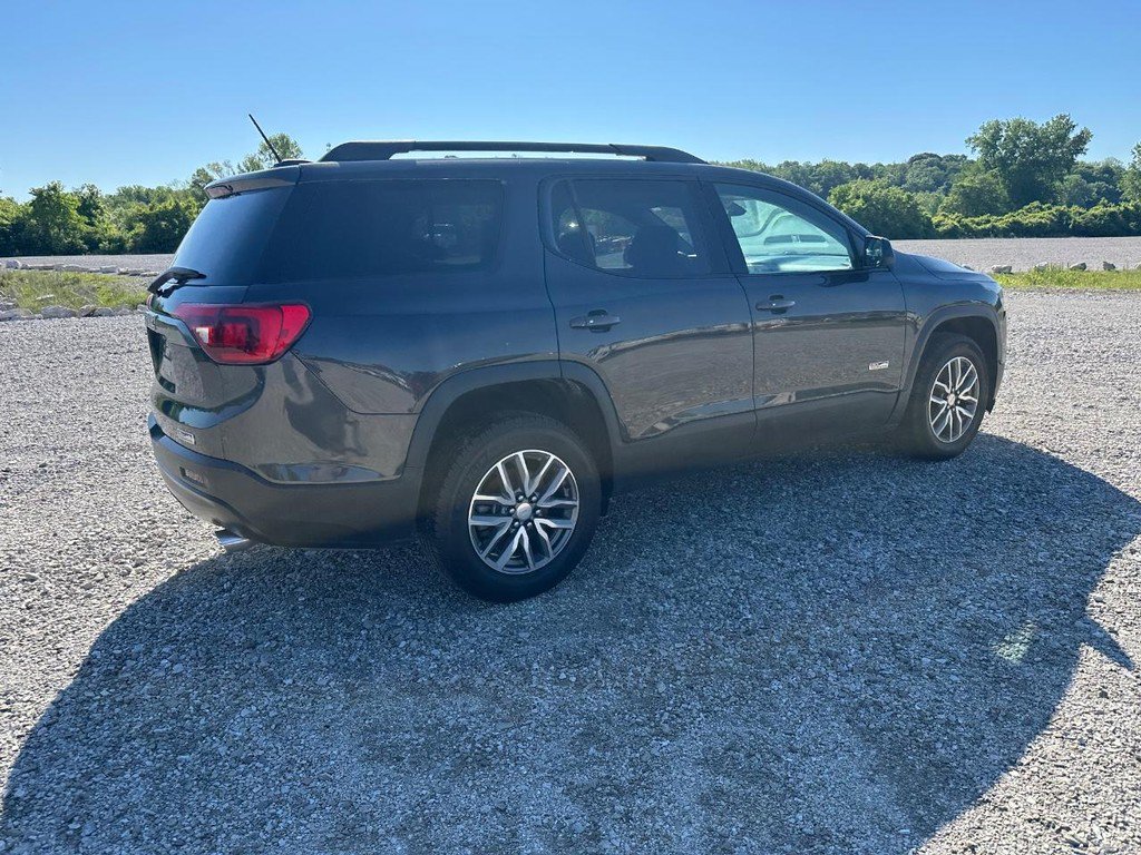 Used 2017 GMC Acadia SLE w/ Driver Alert Package I AWD/4WD image 3