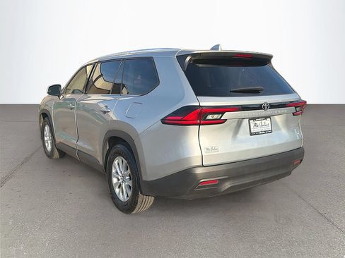 Used 2025 Toyota Grand Highlander FWD image 6