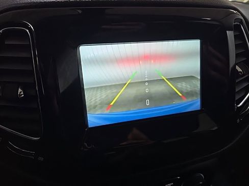 Used 2020 Jeep Compass Latitude image 23