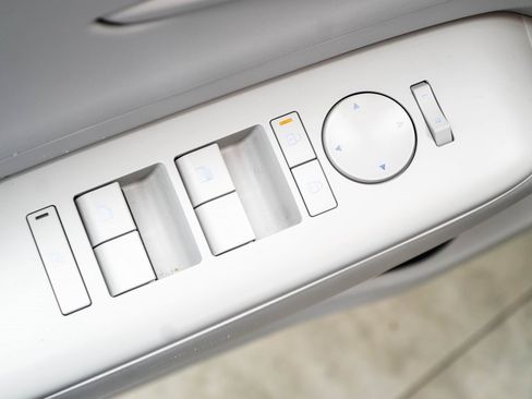 Used 2025 Hyundai Kona SEL image 38