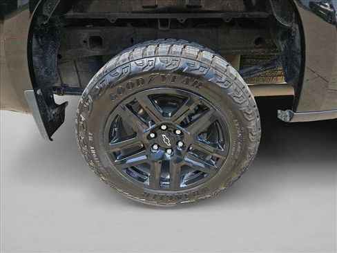 Used 2021 Chevrolet Silverado 1500 Custom Trail Boss AWD/4WD image 9