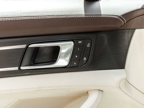 Used 2023 Porsche Panamera 4 Platinum Edition w/ Sportdesign Package AWD/4WD image 16