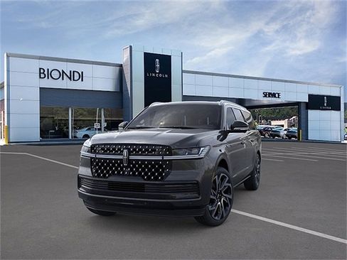 New 2026 Lincoln Navigator L Black Label AWD/4WD image 2