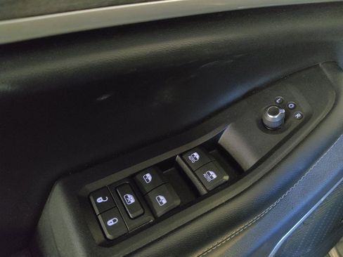 Used 2022 Jeep Grand Cherokee Limited image 27