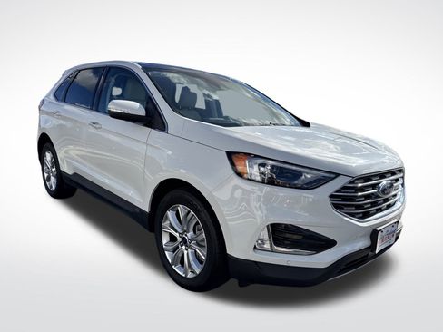 Certified 2022 Ford Edge Titanium image 4