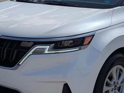 Certified 2024 Kia Carnival LX image 6