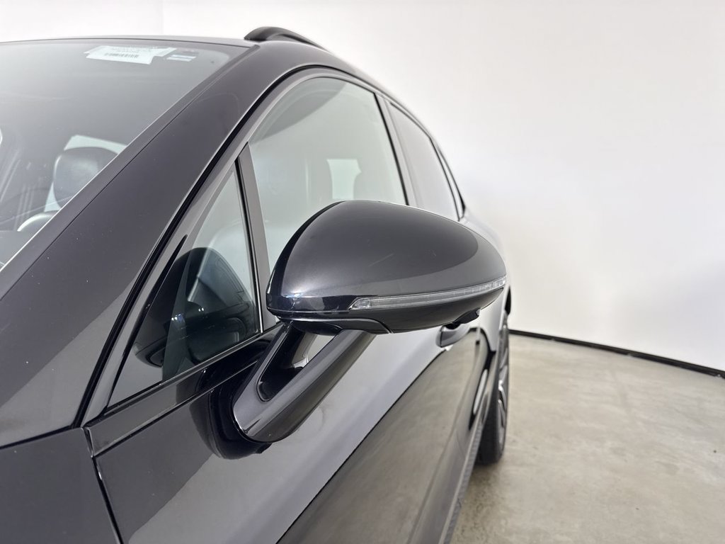 Certified 2024 Porsche Macan S AWD/4WD image 12