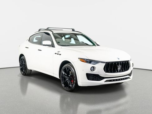Used 2023 Maserati Levante GT AWD/4WD image 4