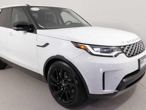 Used 2024 Land Rover Discovery S image 8