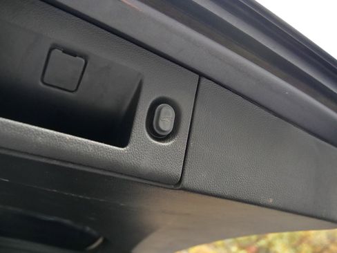 Used 2018 Chevrolet Tahoe LT image 35