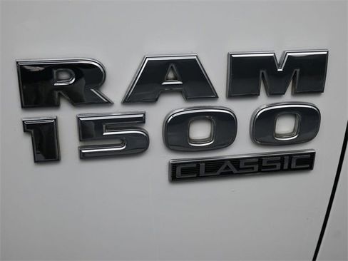 Used 2022 RAM 1500 Classic SLT image 25