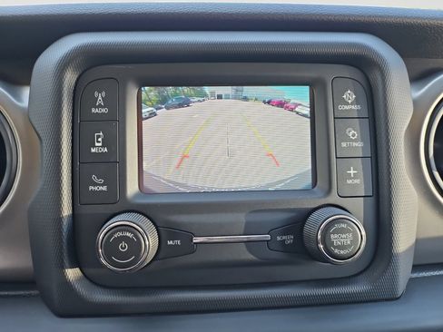 Used 2018 Jeep Wrangler Unlimited Sport S AWD/4WD image 26