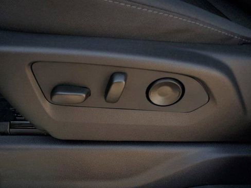 New 2026 GMC Sierra 1500 SLE image 17