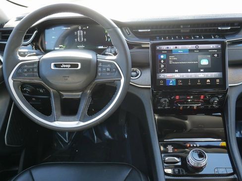 Used 2023 Jeep Grand Cherokee 4WD 4xe image 16