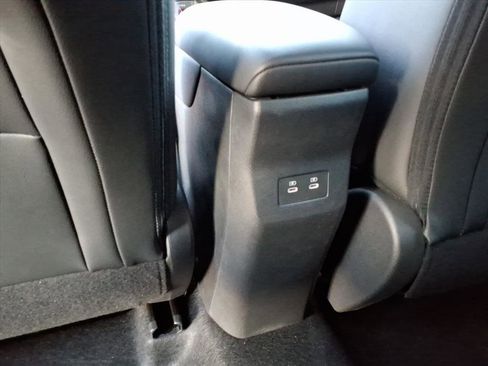 New 2026 Nissan Kicks SR image 28