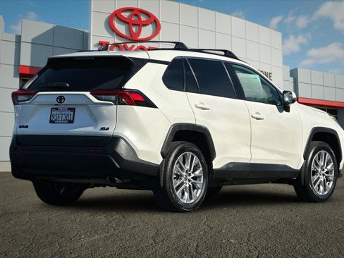 Certified 2022 Toyota RAV4 XLE Premium FWD image 3