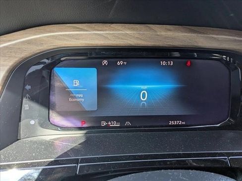 Used 2025 Volkswagen Atlas SE image 9