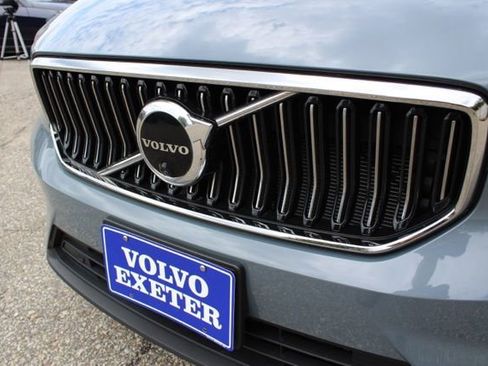 Used 2023 Volvo XC40 B5 Plus w/ Protection Package Premier AWD/4WD image 14