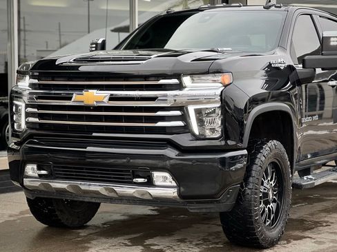 Used 2023 Chevrolet Silverado 3500 High Country image 36