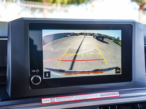 Certified 2025 Toyota Tacoma SR5 image 31